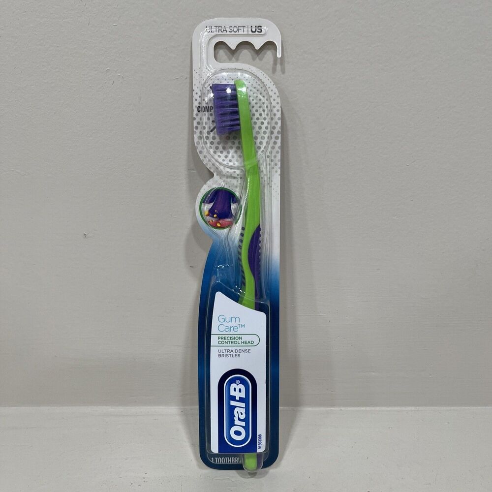 Oral-B Ultra Dense Soft Bristles Manual Toothbrush Compact Clean Green W